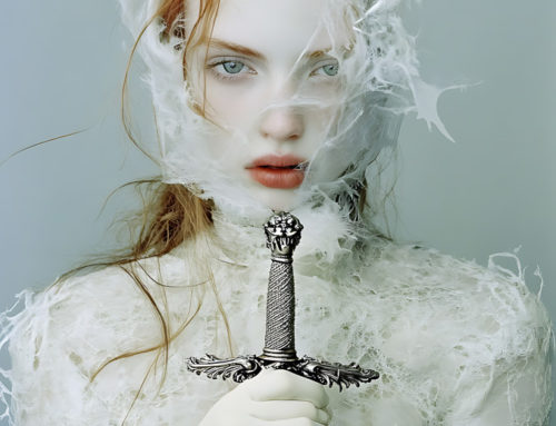 L’IA au service de la narration. Cette série de portraits est une incursion dans l’histoire et l’identité, à travers une figure qui déconstruit les archétypes de la chevalerie médiévale pour explorer l’imaginaire. L’IA est l’outil qui a permis de donner forme à cette vision, en mêlant l’esthétique classique des portraits historiques à une thématique résolument contemporaine. C’est une réflexion sur le genre, la bravoure et la représentation.